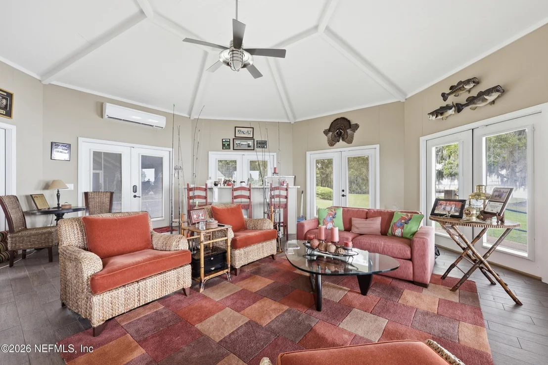 Photo of 13200 MANDARIN Road