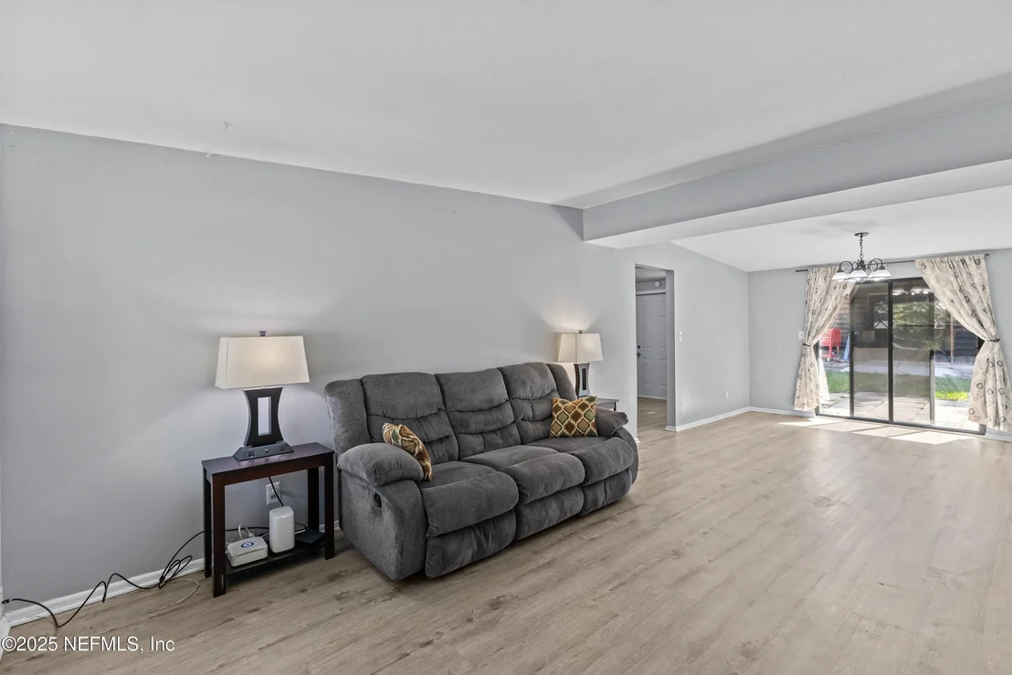 Photo of 4003 MEEK Drive S