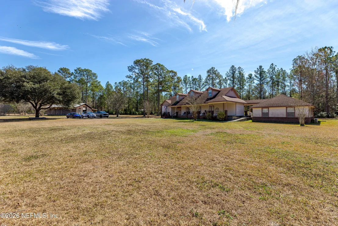Photo of 8404 NESBITT Road