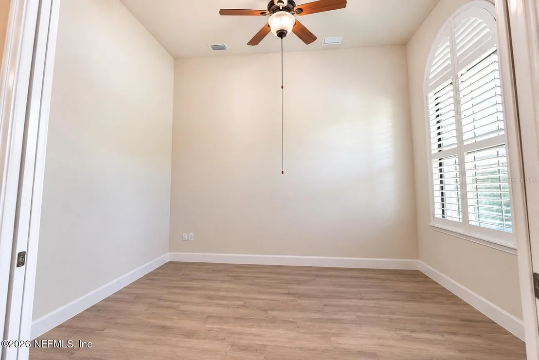 Photo of 21 EDISON Lane