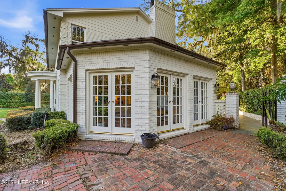 Photo of 2682 FOREST Circle