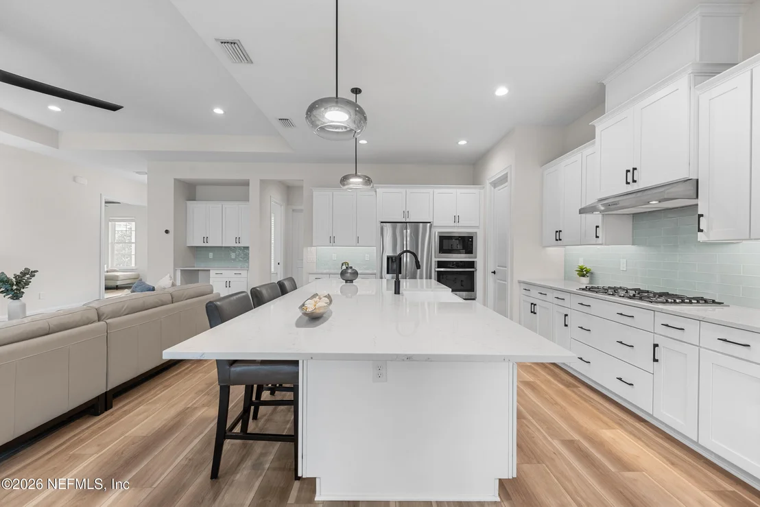 Photo of 170 PASARELA Drive