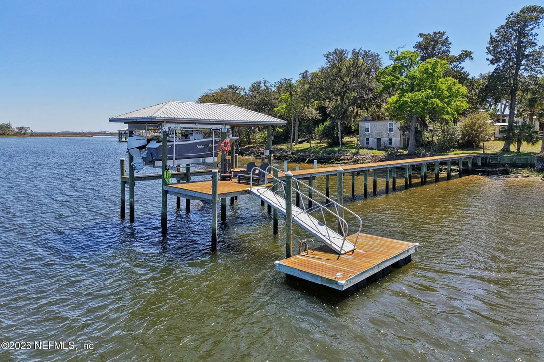 Photo of Unit 17 at 5577 HECKSCHER Drive