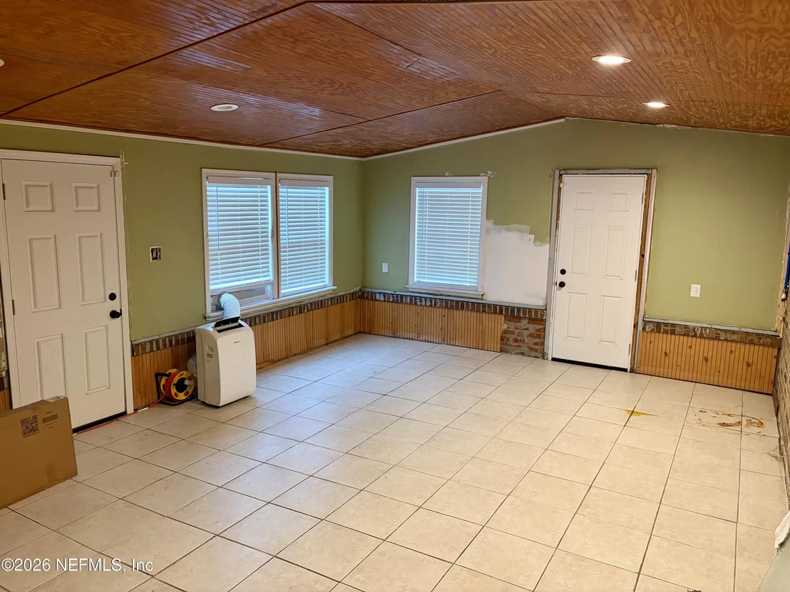 Photo of 685 BOWIE Boulevard