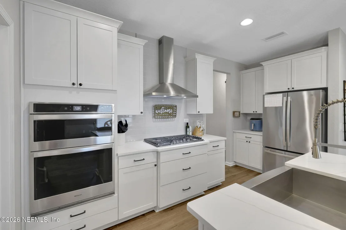 Photo of 98 YARDLEY Court