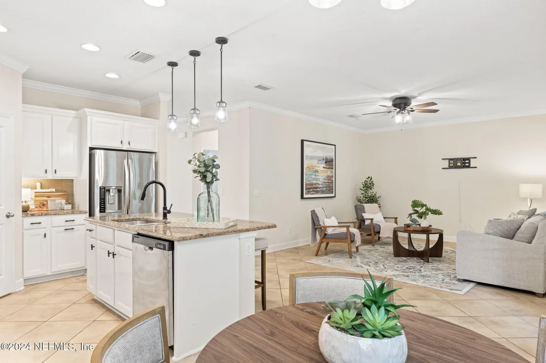 Photo of 237 SPRING PARK Avenue