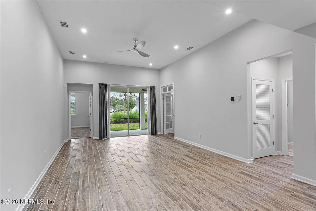 Photo of 184 OAK SHADOW Place