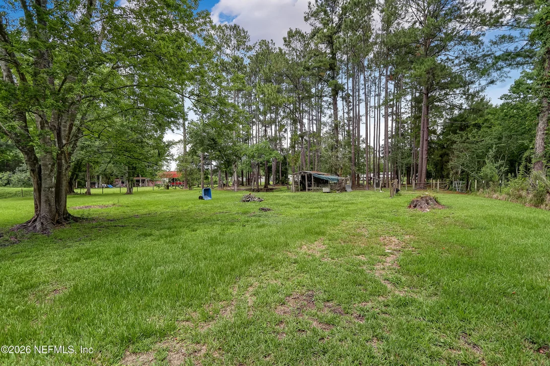 Photo of 44629 WOODLAND Circle