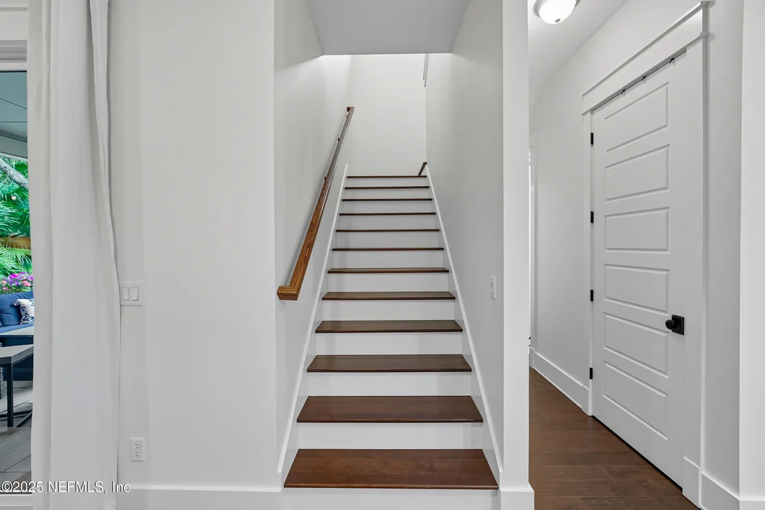 Photo of 951 PARADISE Circle
