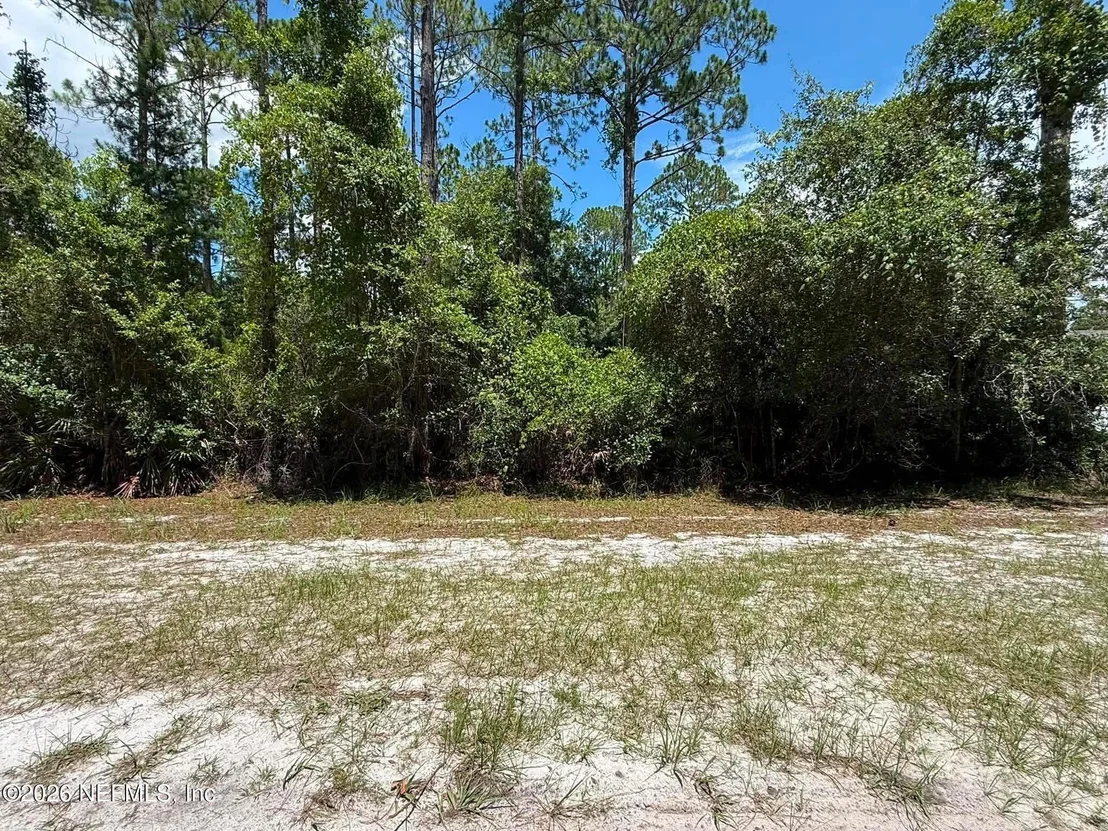 Photo of 102 WILLOW Lane