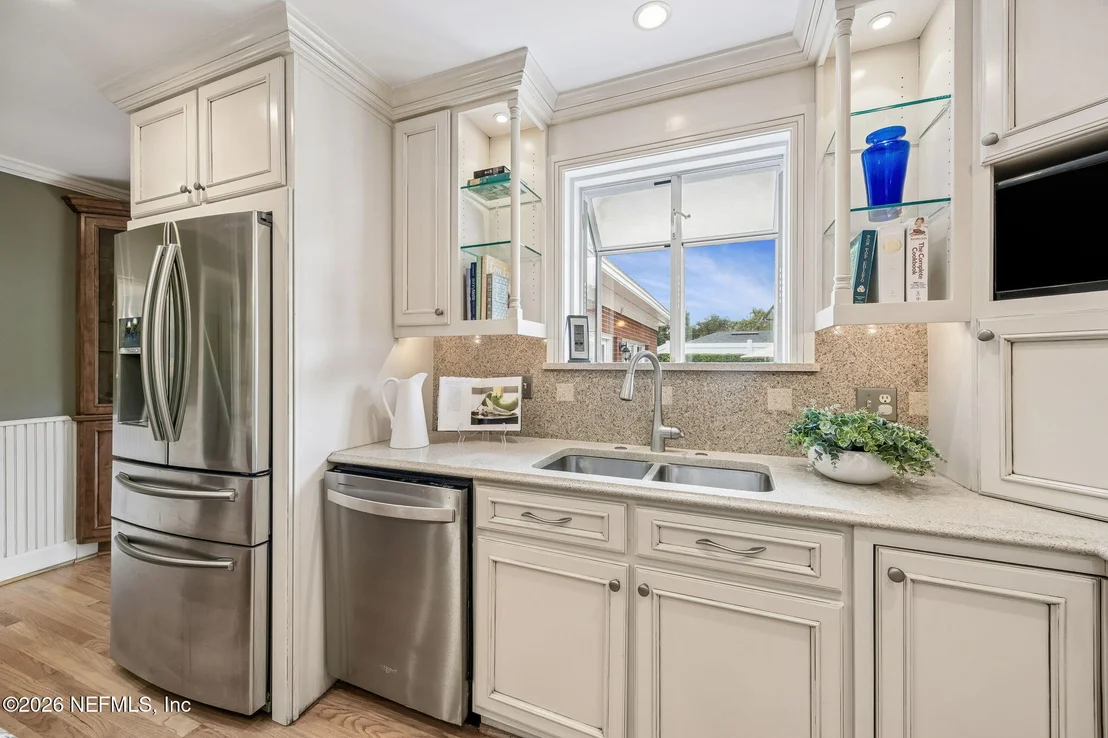 Photo of 4737 EXETER Lane