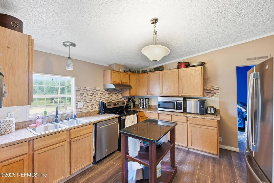 Photo of 85 CURRANT Avenue