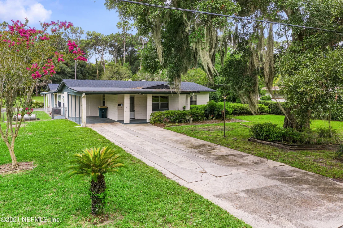 Photo of 9738 DOOLITTLE Road