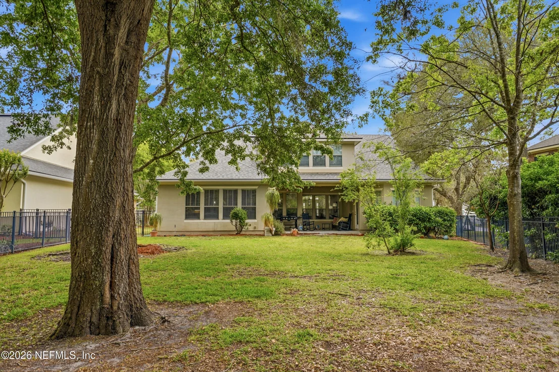Photo of 907 BROOKHAVEN Drive