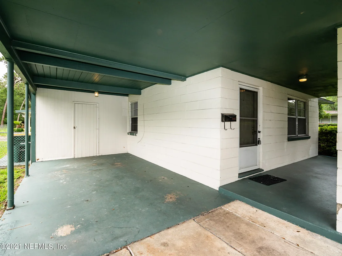 Photo of 9738 DOOLITTLE Road