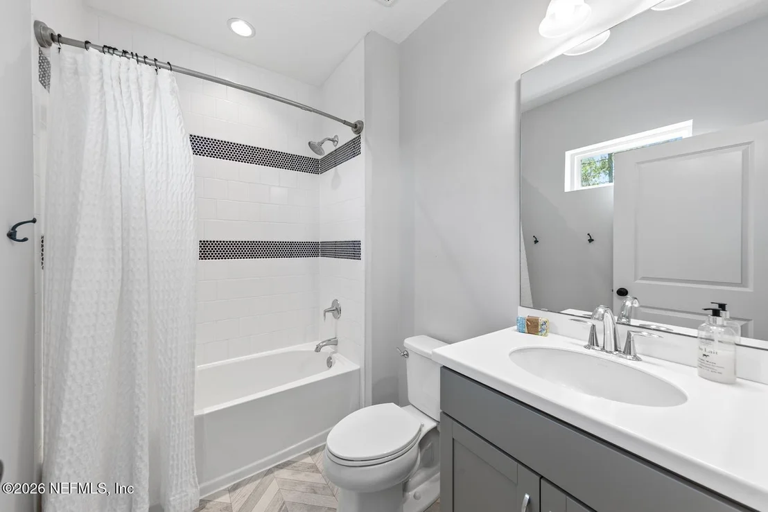 Photo of 566 PARKBLUFF Circle
