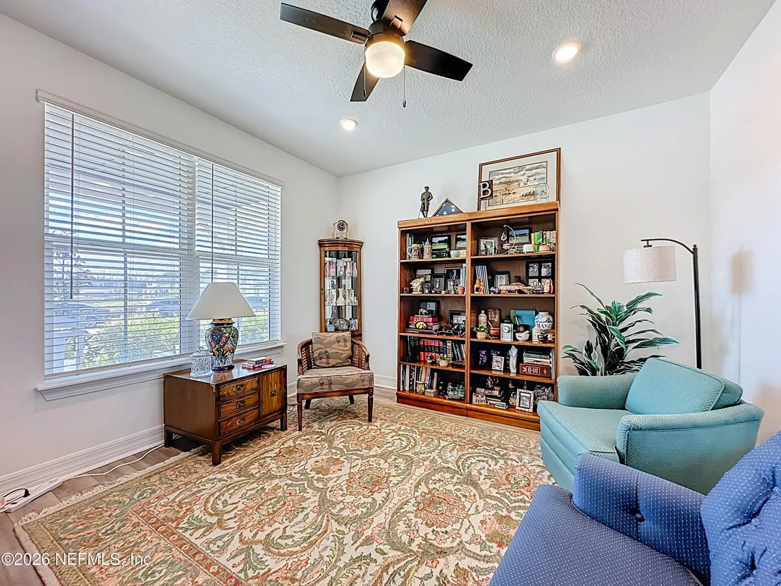 Photo of 426 HAWTHORN PARK Circle