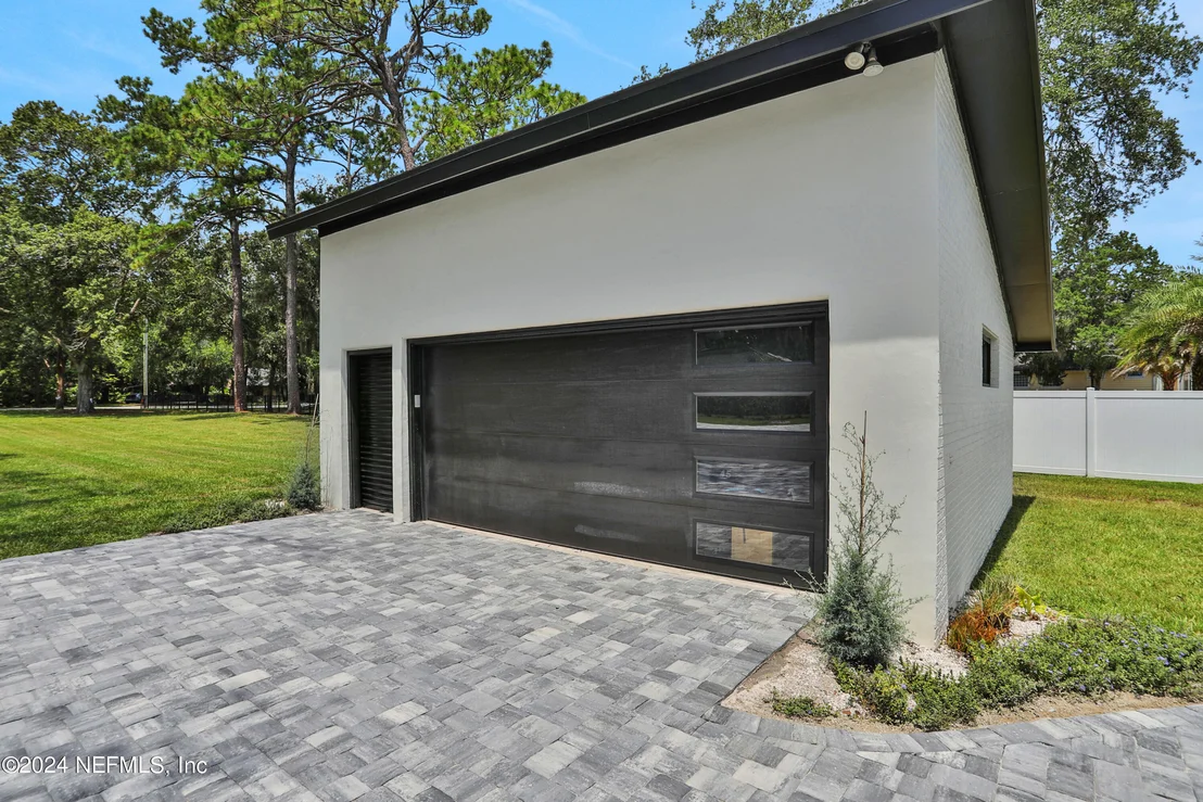 Photo of 3647 WESTOVER Road