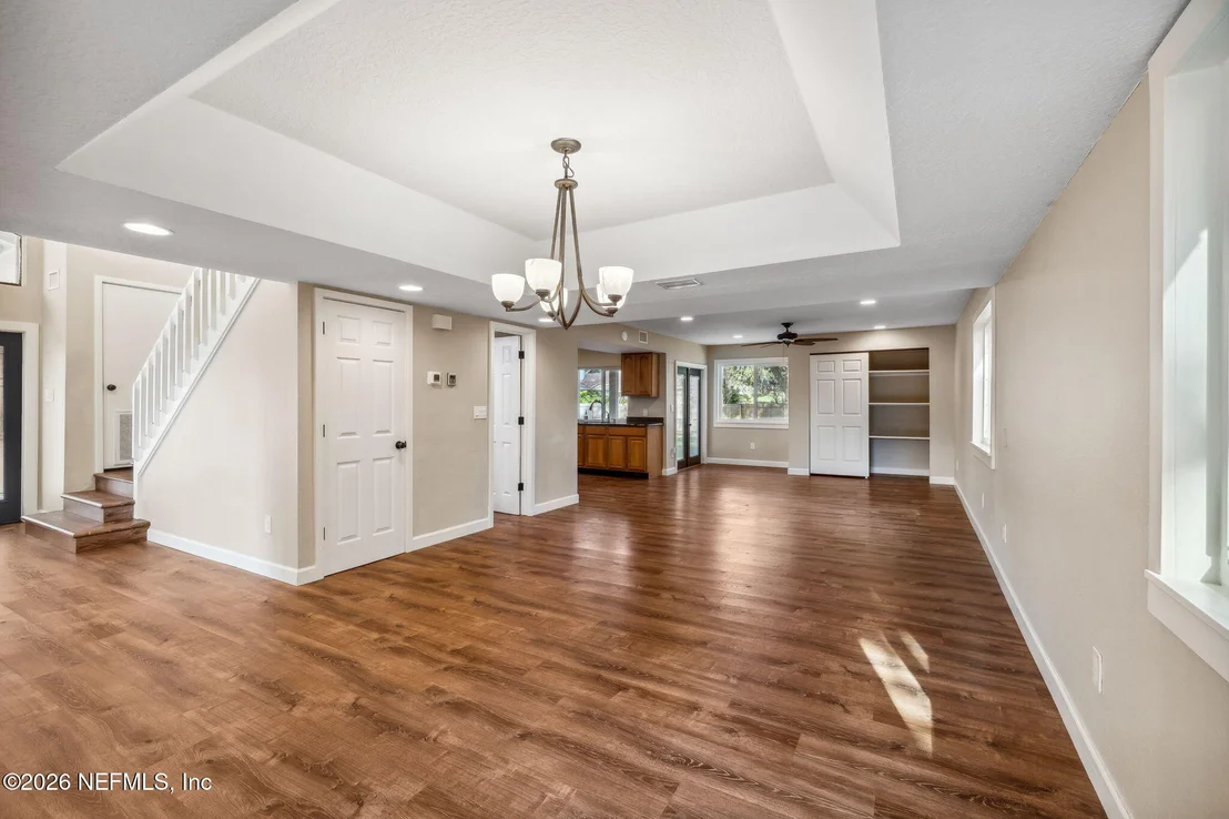 Photo of 4425 BEACON Drive W