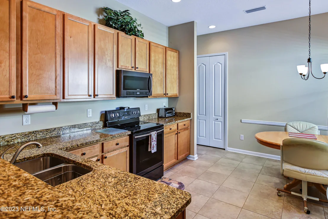 Photo of 1632 SUGAR LOAF Lane