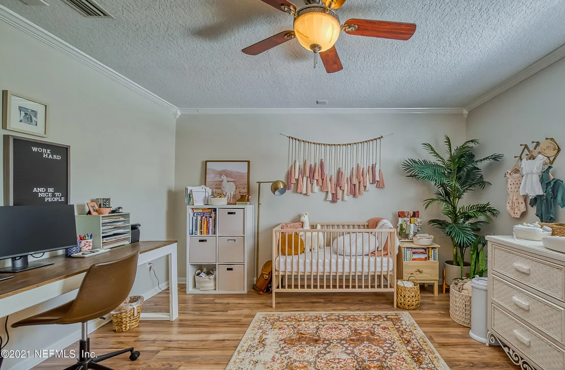 Photo of 412 WHITING Lane