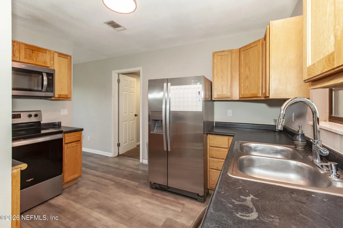 Photo of 2233 LA VALLE Drive