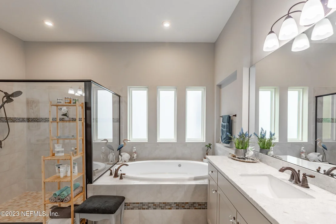 Photo of 309 GLENNEYRE Circle