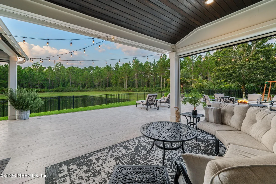 Photo of 681 GLENNEYRE Circle