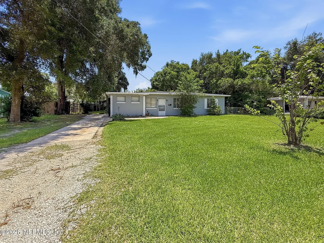 Photo of 2942 CHRISTOPHER Road