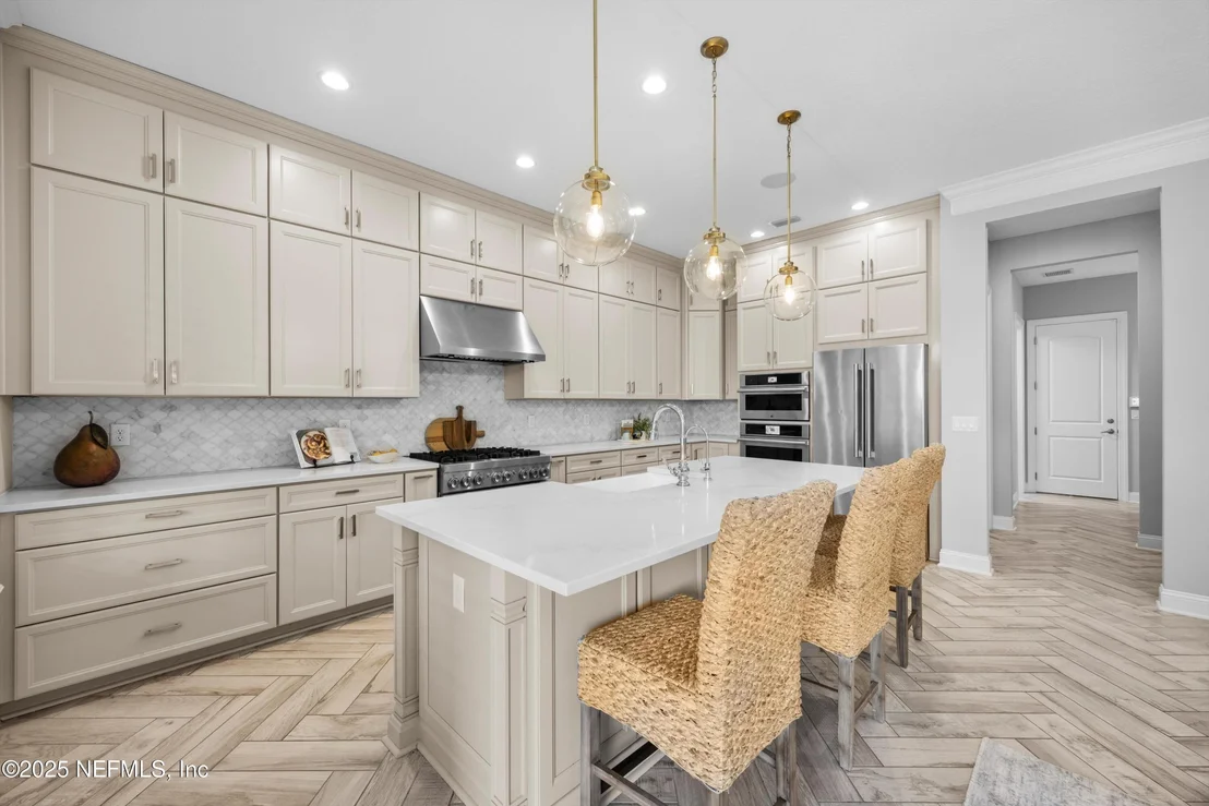 Photo of 10176 SILVERBROOK Trail