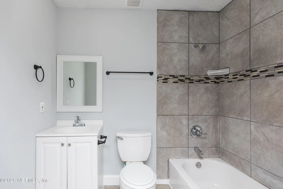 Photo of 1003 DANIEL Street