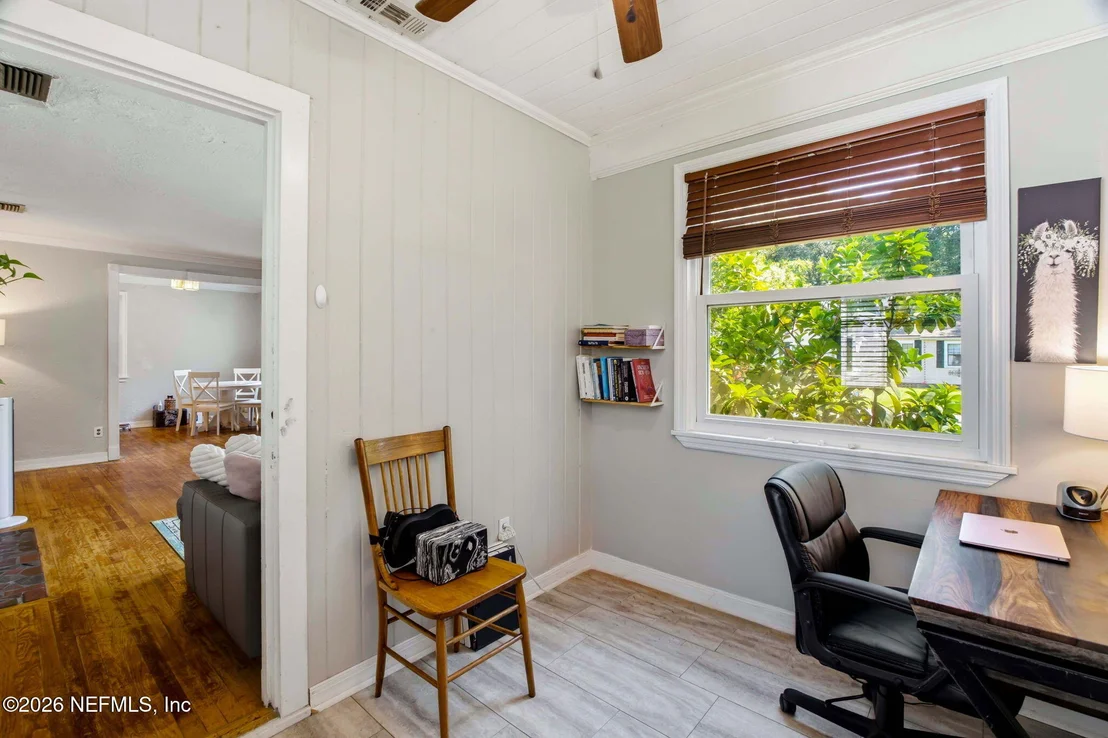 Photo of 1532 CHARON Road