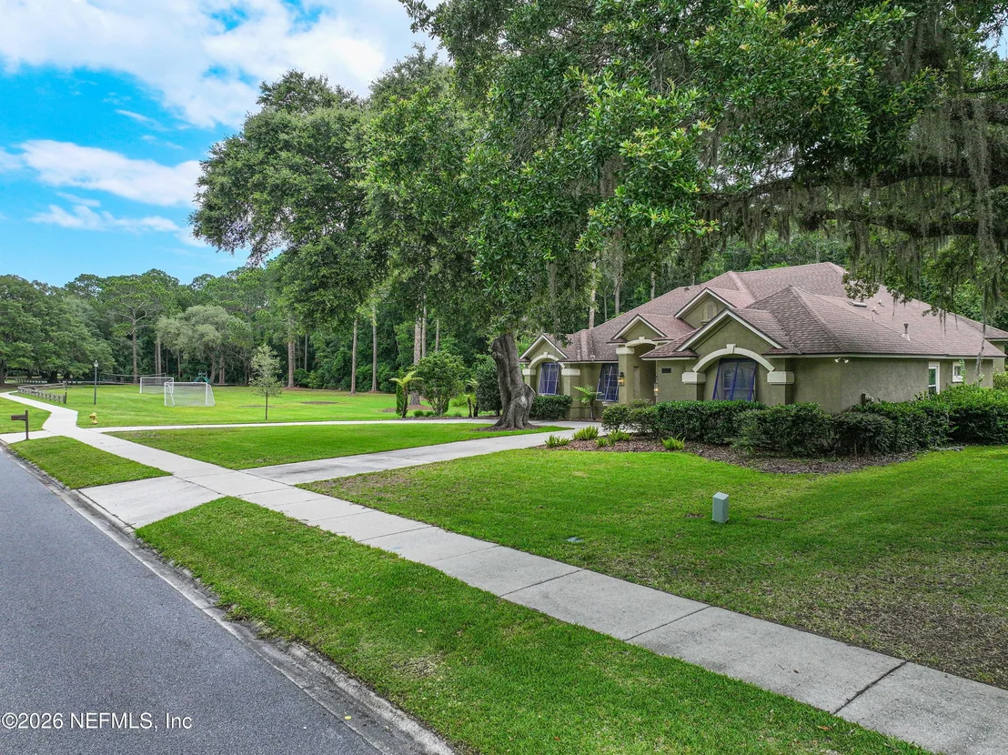 Photo of 2781 OAKGROVE Avenue