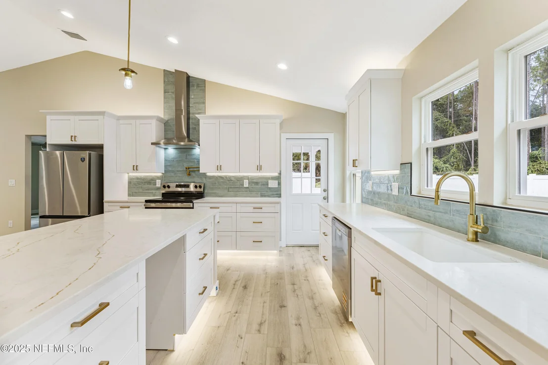 Photo of 101 SE 3RD Street