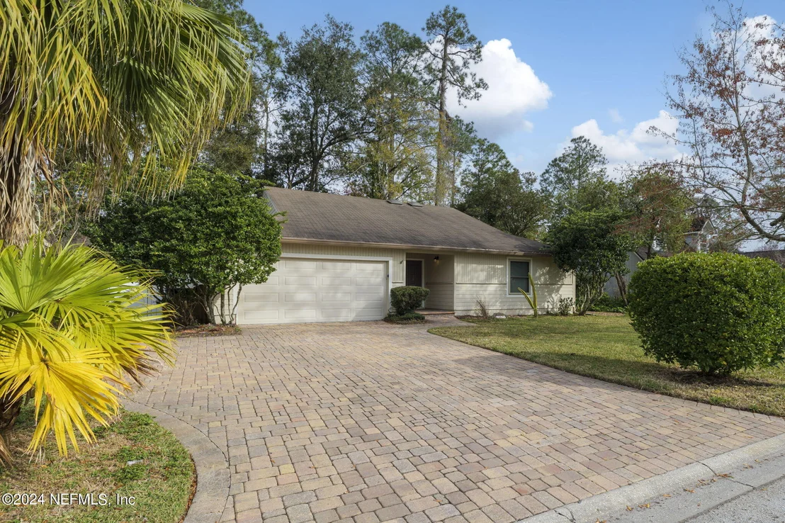 Photo of 10579 CASTLEBROOK Drive
