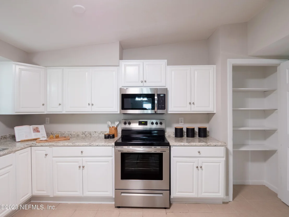 Photo of 8605 MATHONIA Avenue