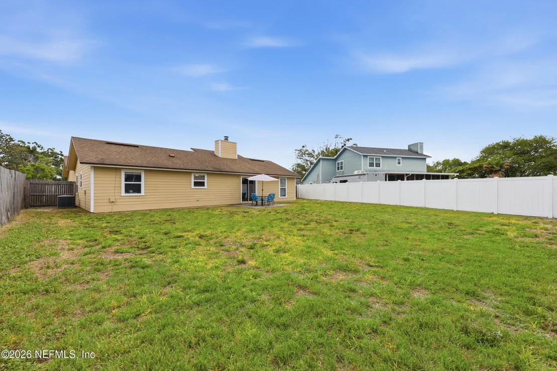 Photo of 2550 OAKVIEW Drive