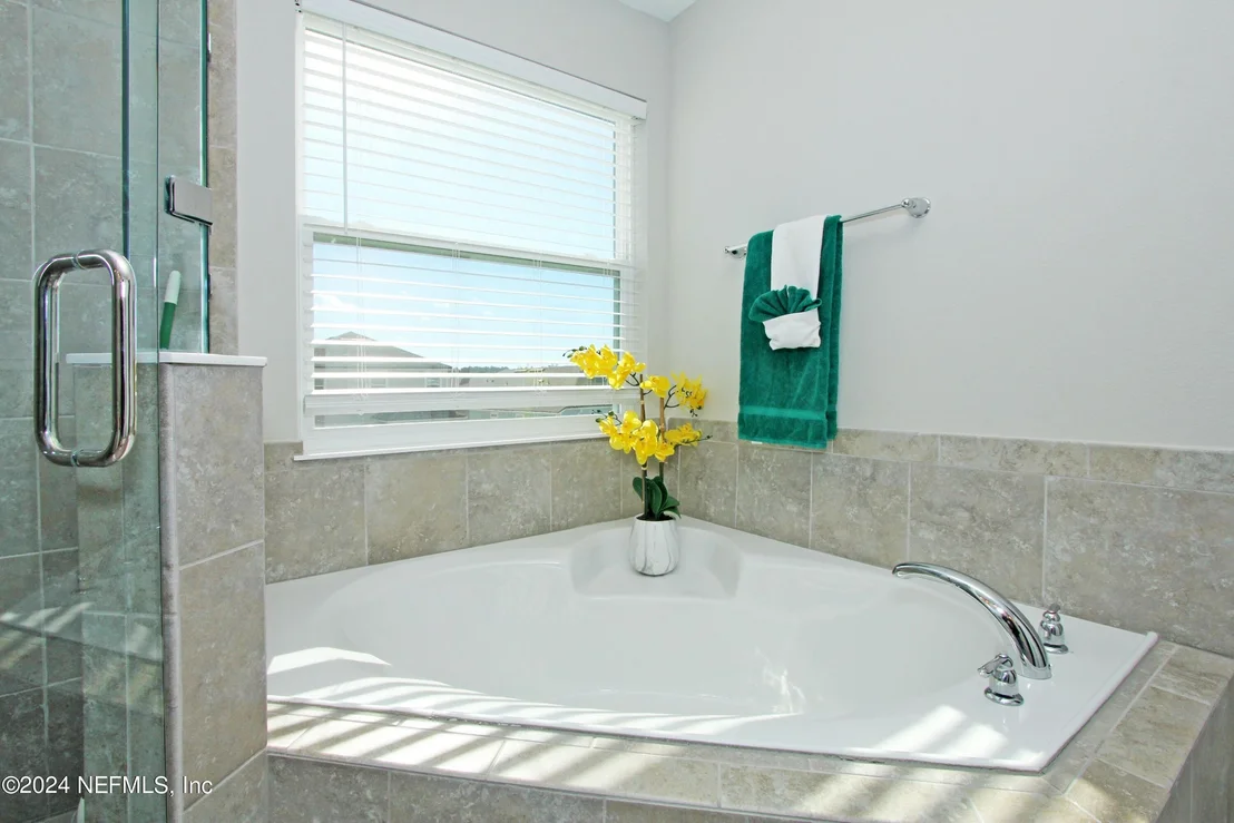 Photo of 242 SILVERLEAF VILLAGE Drive