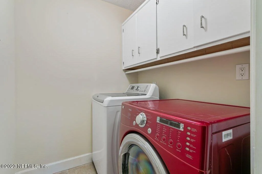 Photo of 241 OAK Drive S