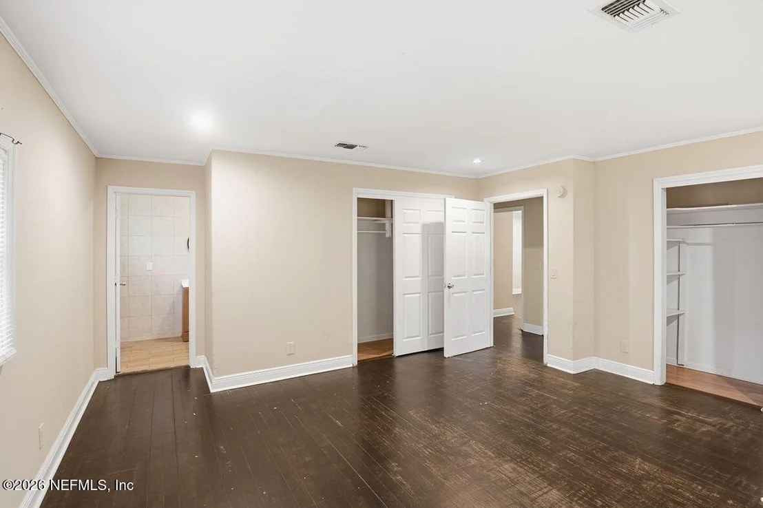 Photo of 8040 HAMMOND Boulevard