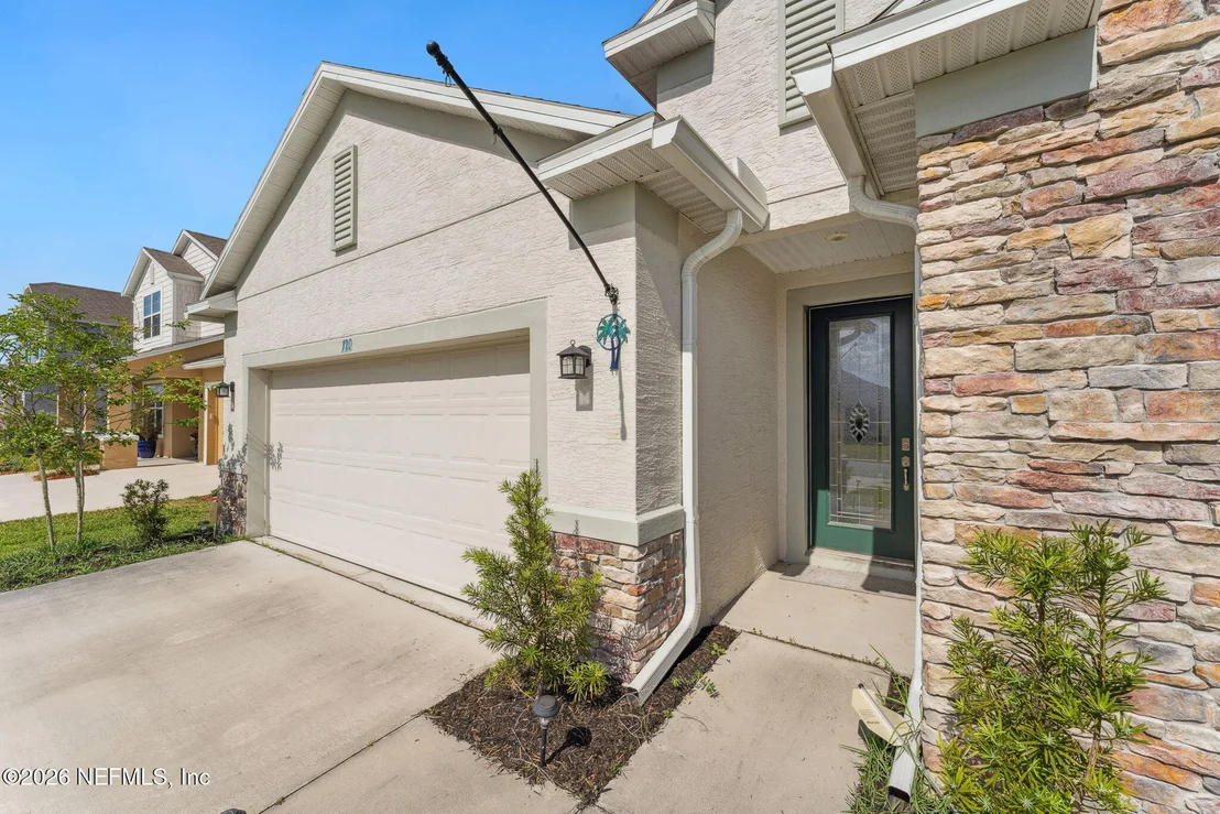 Photo of 120 OAKLEAF Way
