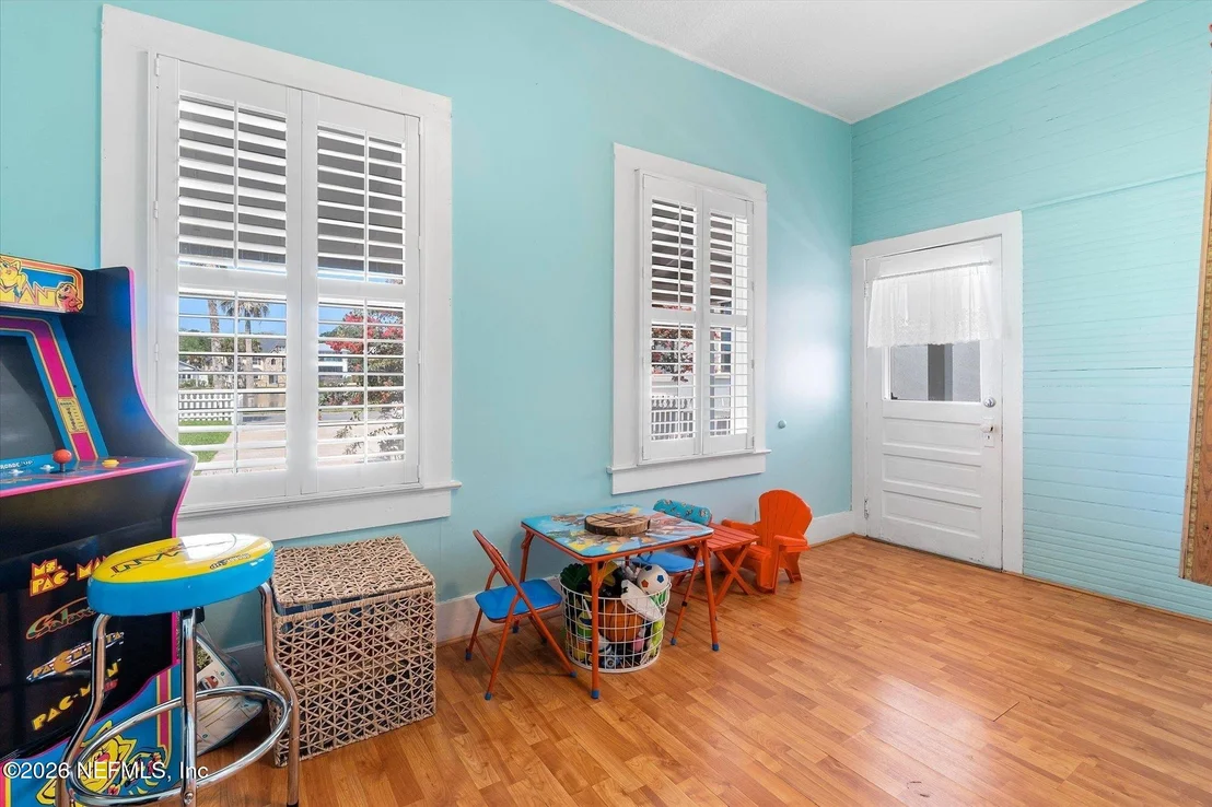 Photo of 340 CHARLOTTE Street
