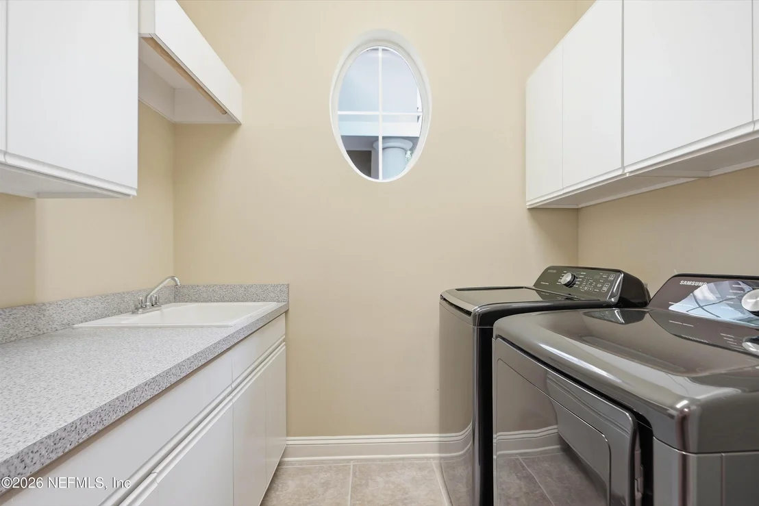 Photo of 560 SEBASTIAN Square