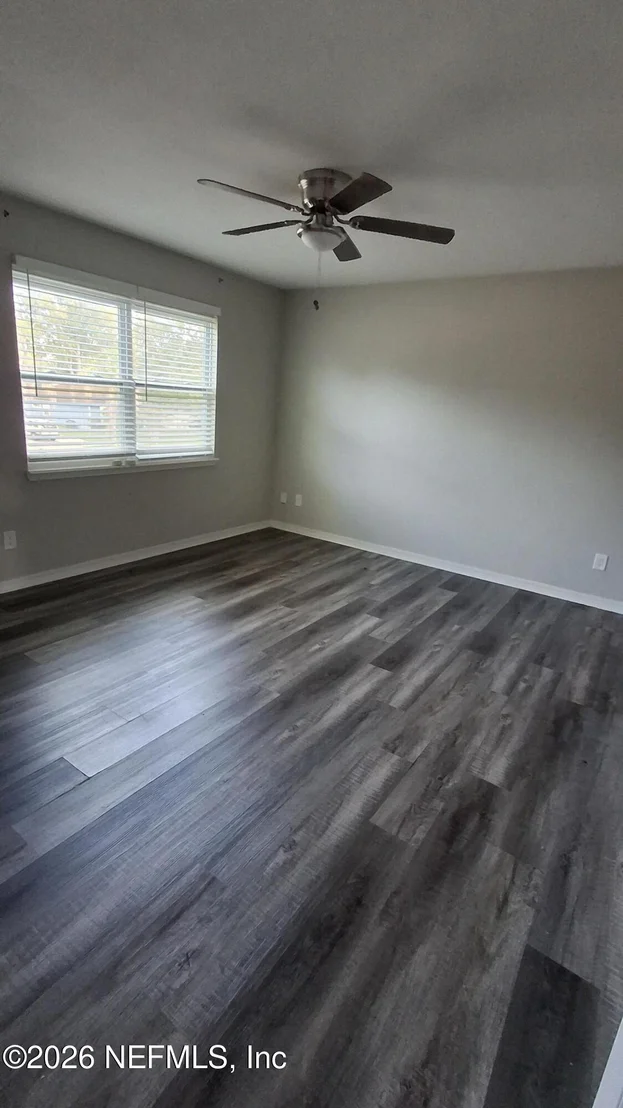 Photo of 1809 FARM WAY Way
