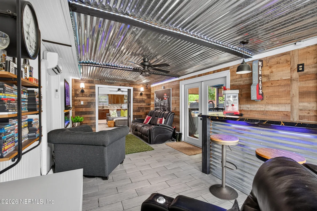 Photo of 3048 LORMAN Drive