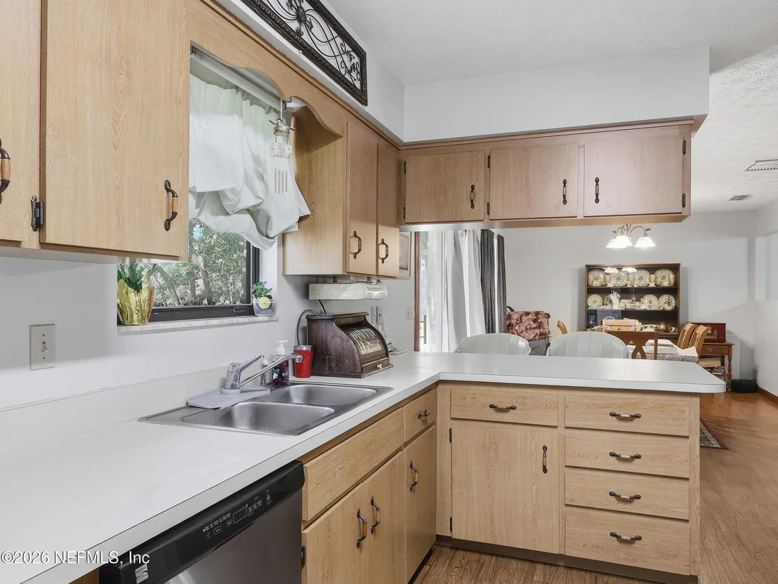Photo of 8336 SINGLETON Place