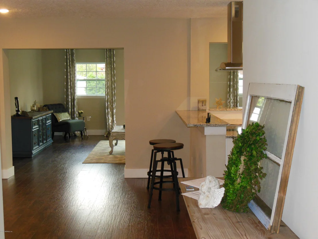Photo of 1706 BARTLETT Avenue