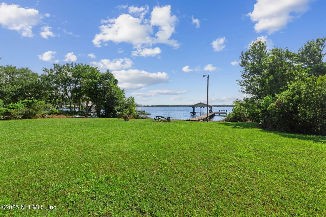 Photo of 212 LAKE Drive