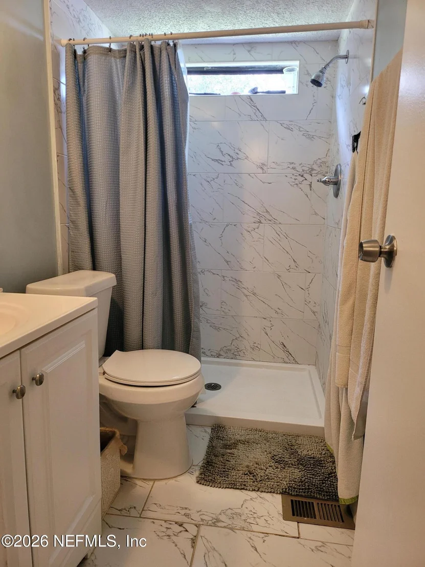 Photo of 445 LOGAN Avenue