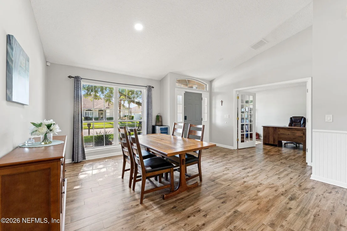 Photo of 2500 CEDAR TRACE Drive W